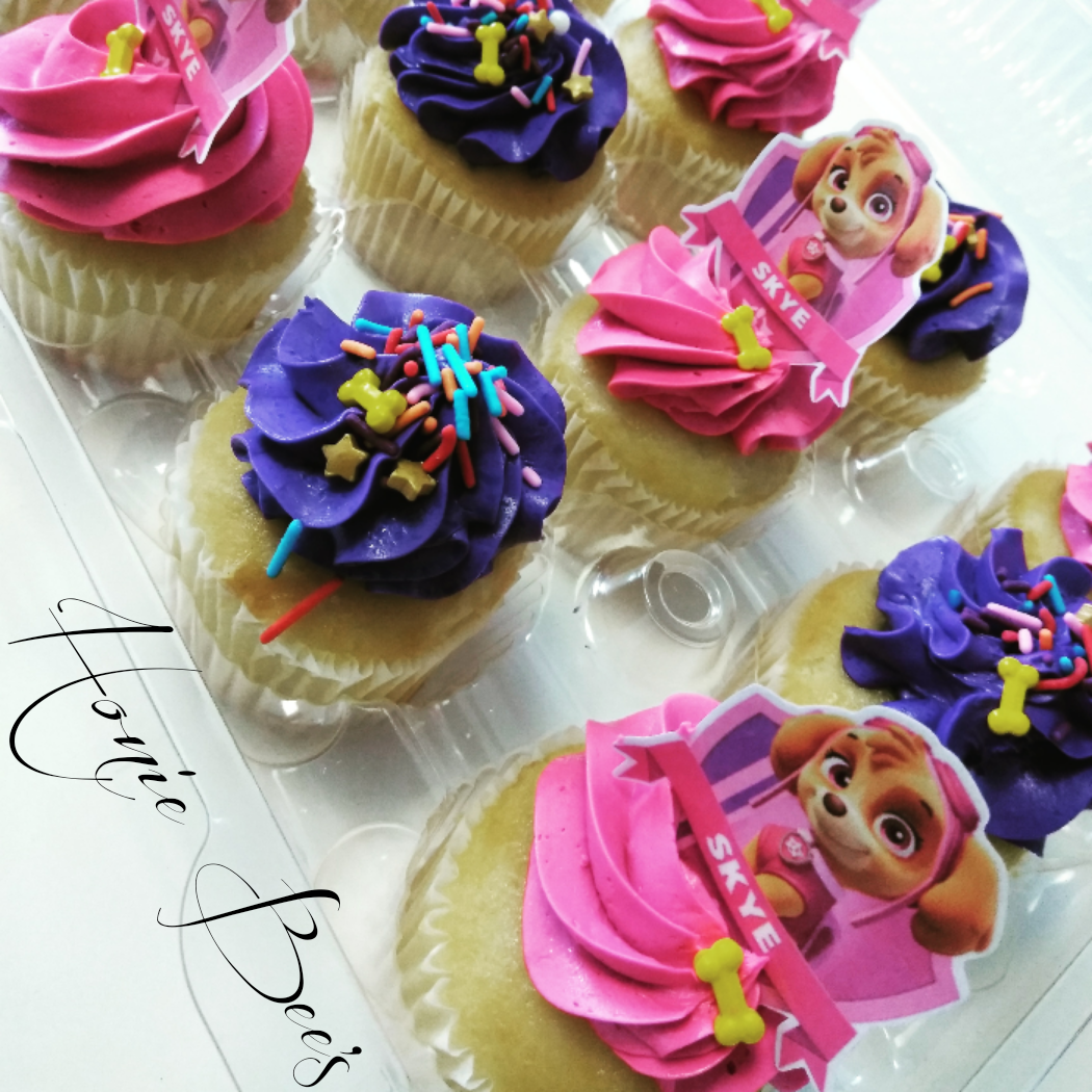 Gourmet Cupcake Letter/Number Cake – Honie Bee's