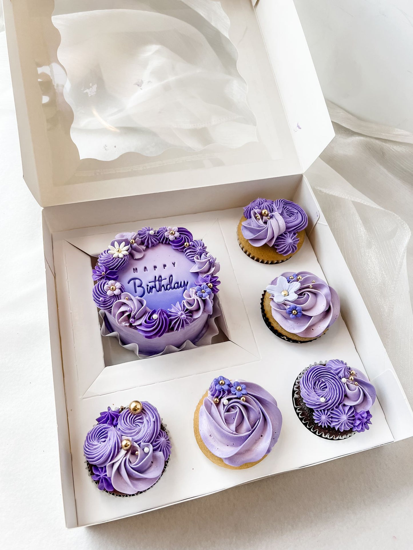 Bento Box - 5 inch Cake with 10 Cupcakes